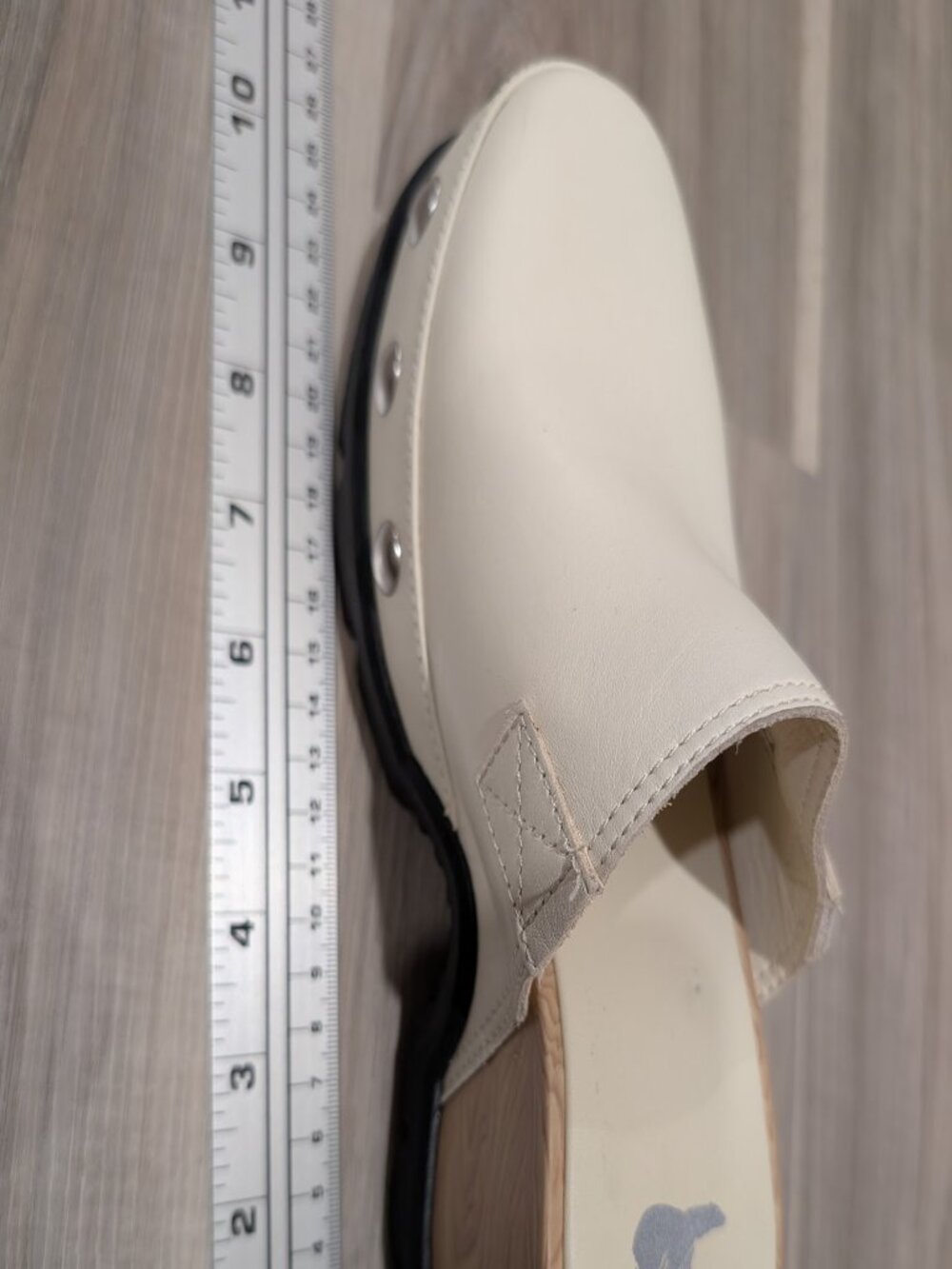 Sorel | Roam'n RVT Studded Leather Platform Mule Clogs In Chalk White - Picture 14 of 16